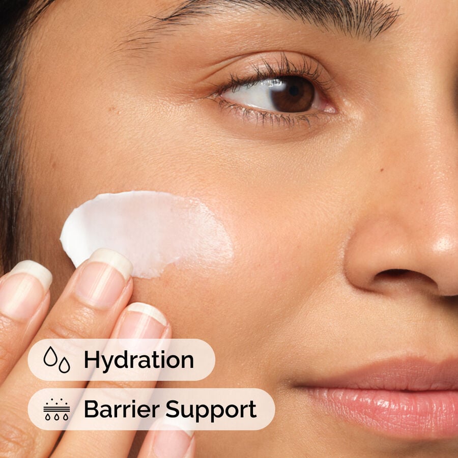 natural-moisturizing-factors-ha-w4 ord-natural-moisturizing-factors-ha-model-application-with-benefits.jpg
